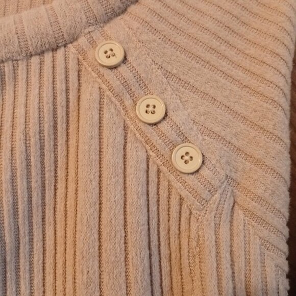 New Fuzzy knit Sweater Top womens M Camel Brown Raglan sleeve Scoop neck Cuddly! - Picture 4 of 9